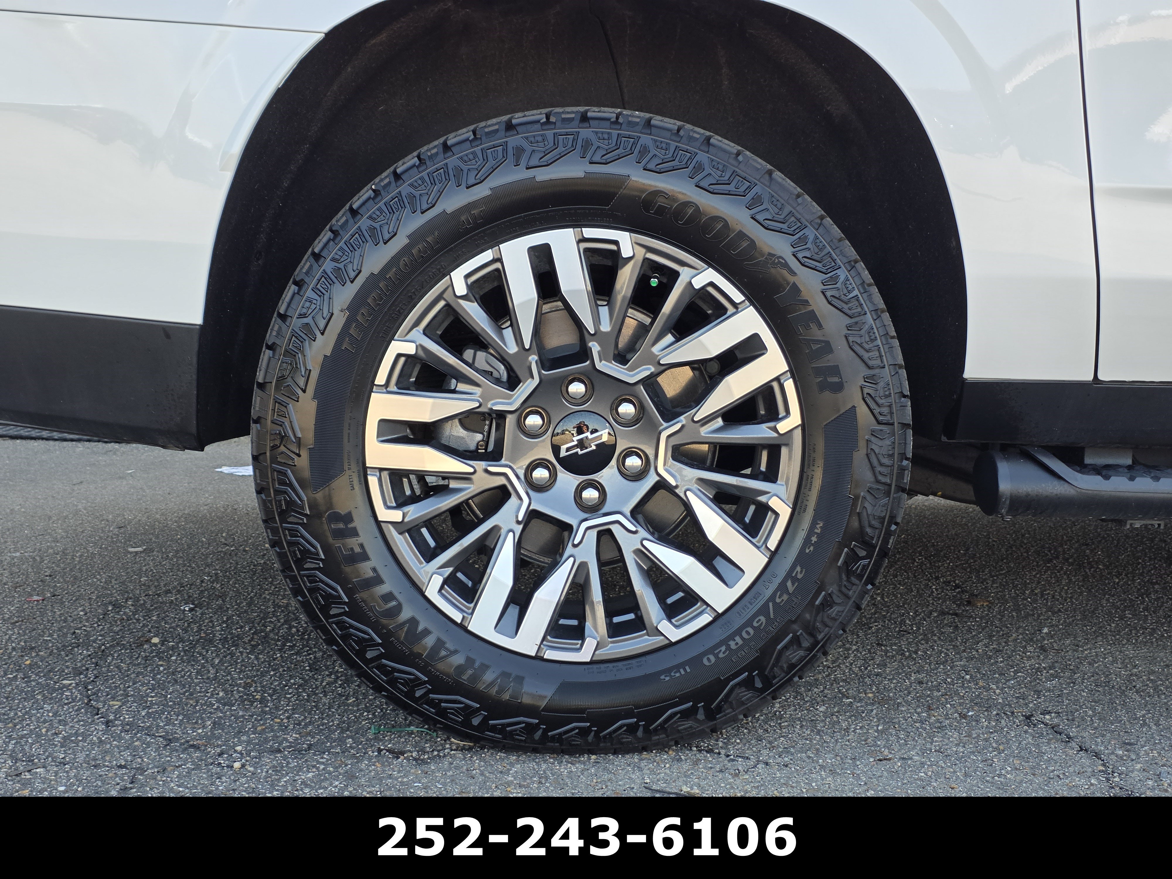 Used 2025 Chevrolet Suburban Z71 w/ Z71 Off-Road Package AWD/4WD image 54
