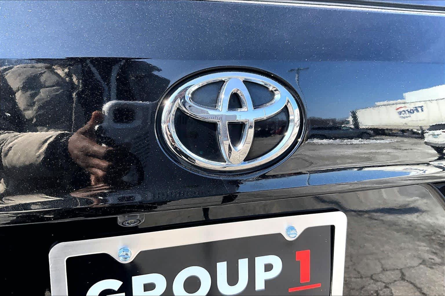 Used 2022 Toyota Highlander LE FWD image 29