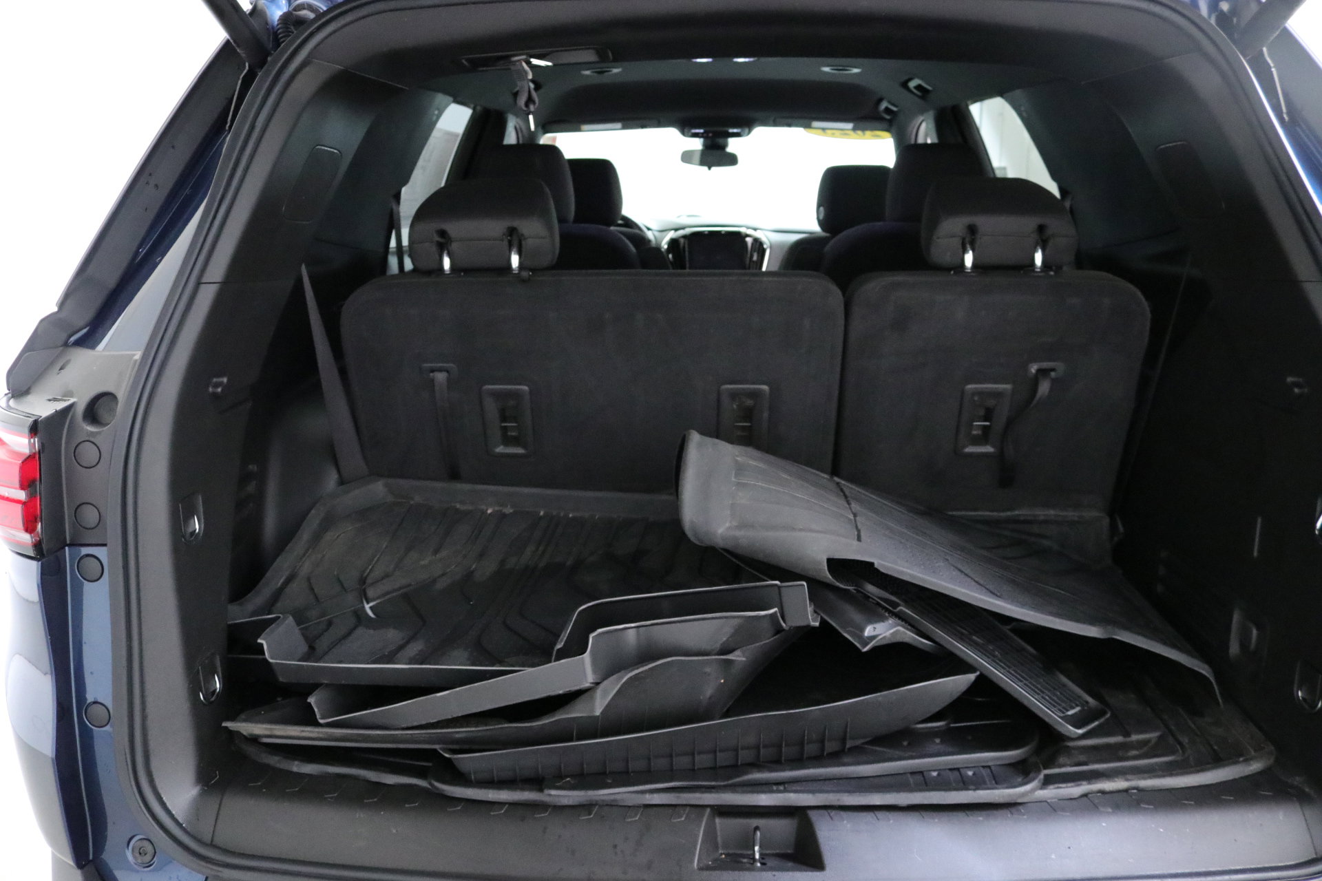 Used 2023 Chevrolet Traverse LT w/ LPO, Floor Liner Package image 26