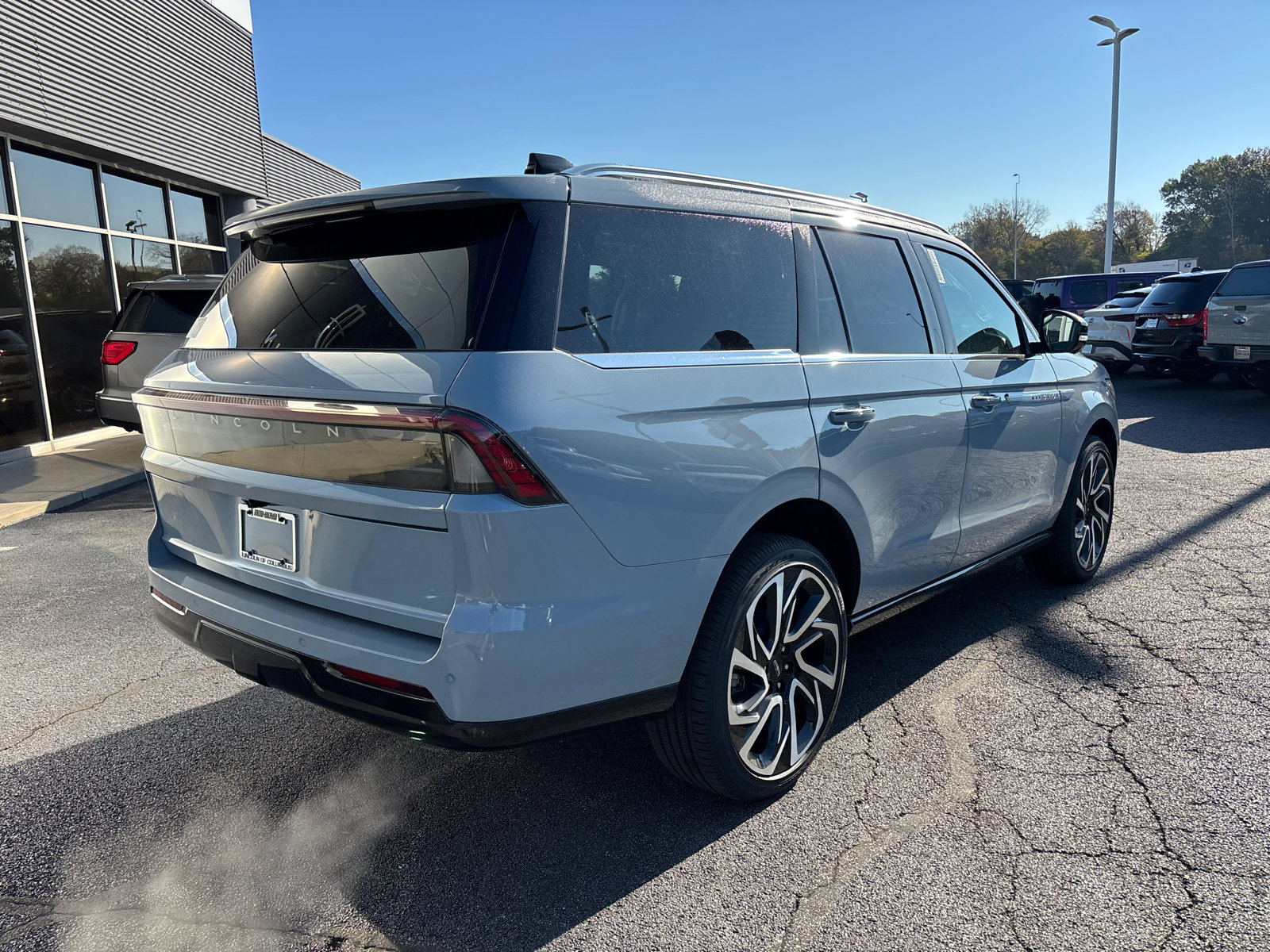 New 2027 Lincoln Navigator Reserve AWD/4WD image 7