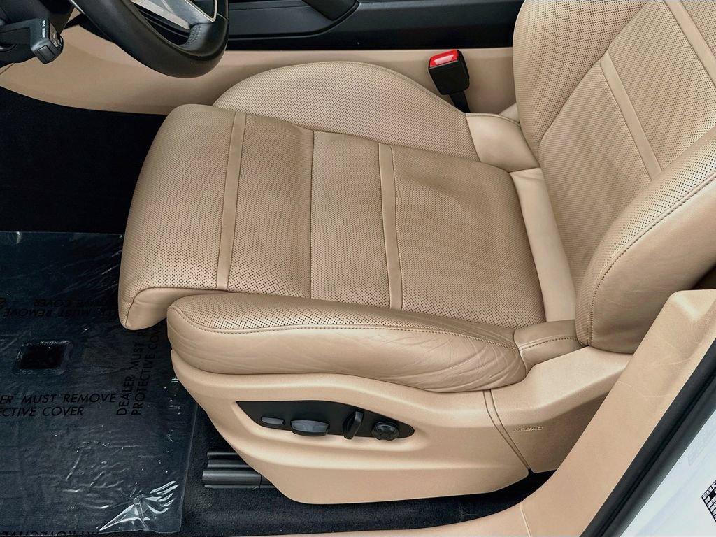 Certified 2023 Porsche Cayenne S w/ Premium Package Plus AWD/4WD image 22