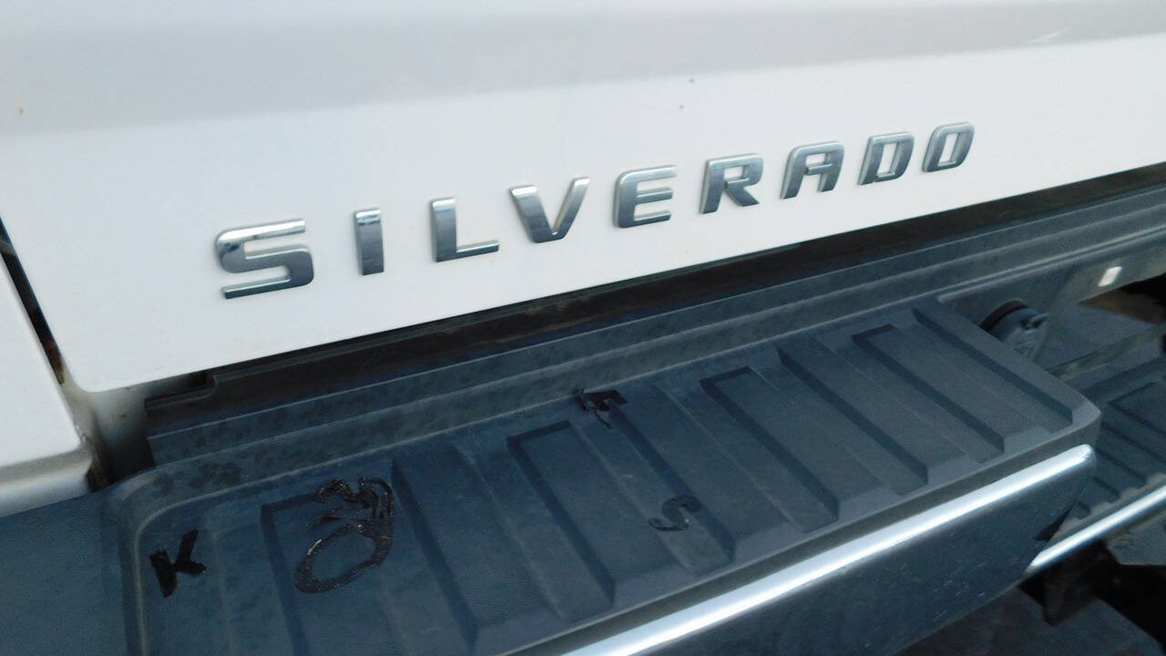 Used 2018 Chevrolet Silverado 2500 W/T AWD/4WD image 9