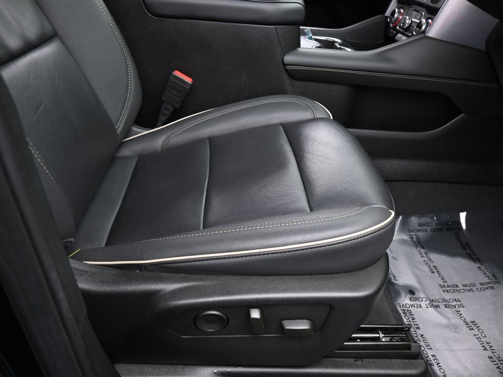 Used 2024 GMC Yukon SLT w/ SLT Luxury Package image 54