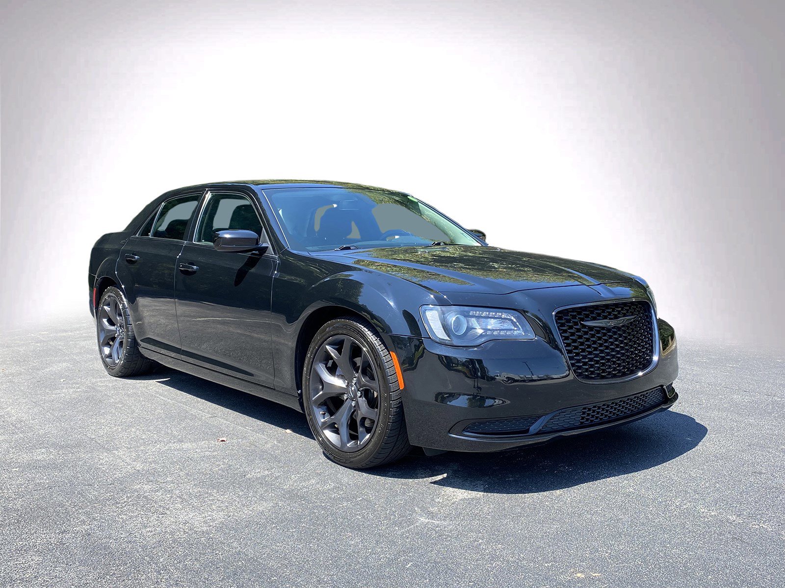 Used 2020 Chrysler 300 Touring w/ Sport Appearance Package video 2