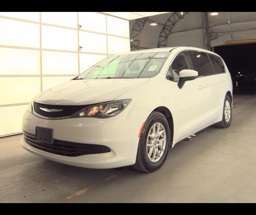 Used 2017 Chrysler Pacifica Touring image 2