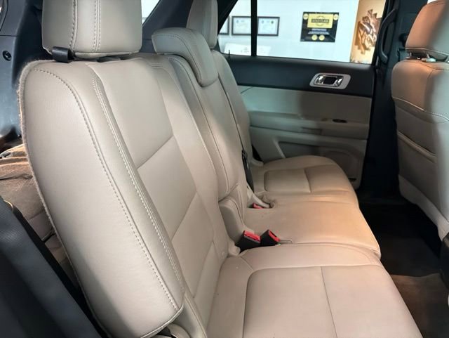 Used 2015 Ford Explorer XLT w/ Equipment Group 202B AWD/4WD image 22