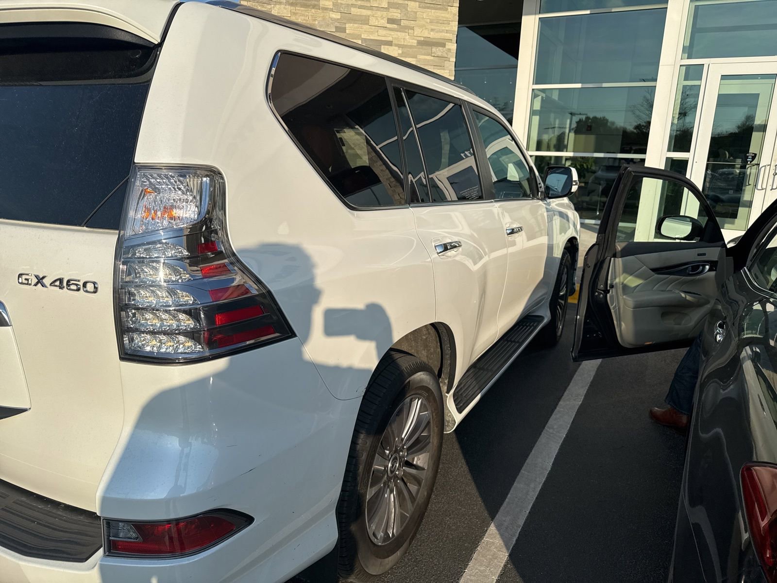 Used 2022 Lexus GX 460 Luxury w/ Accessory Package image 7