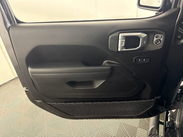 Used 2024 Jeep Wrangler Unlimited Sport AWD/4WD image 29