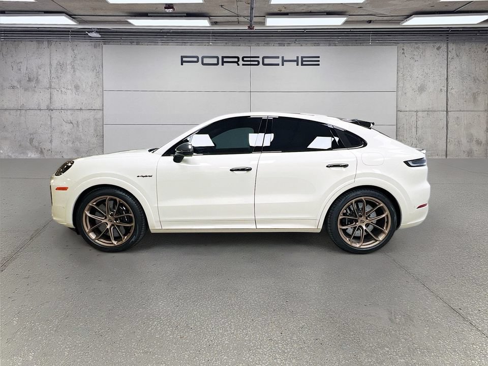 Certified 2026 Porsche Cayenne Turbo AWD/4WD image 2