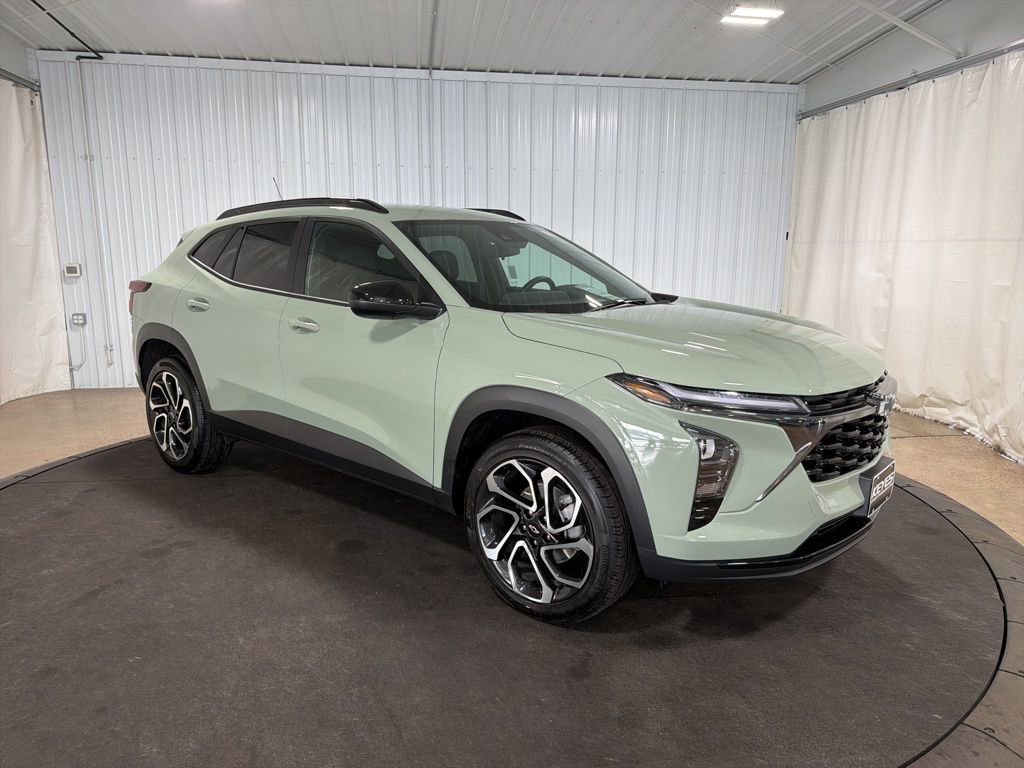 Certified 2024 Chevrolet Trax RS w/ Driver Confidence Package image 11