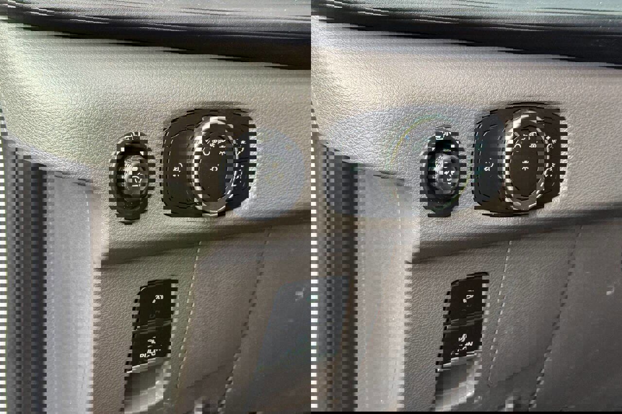 Used 2021 Ford Transit 350 XLT image 23