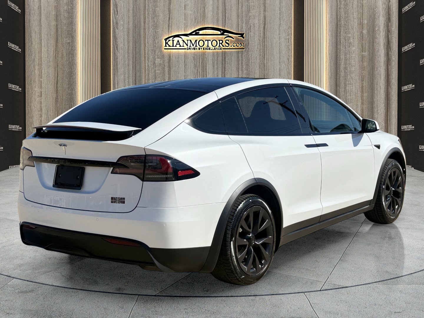 Used 2022 Tesla Model X Plaid image 8