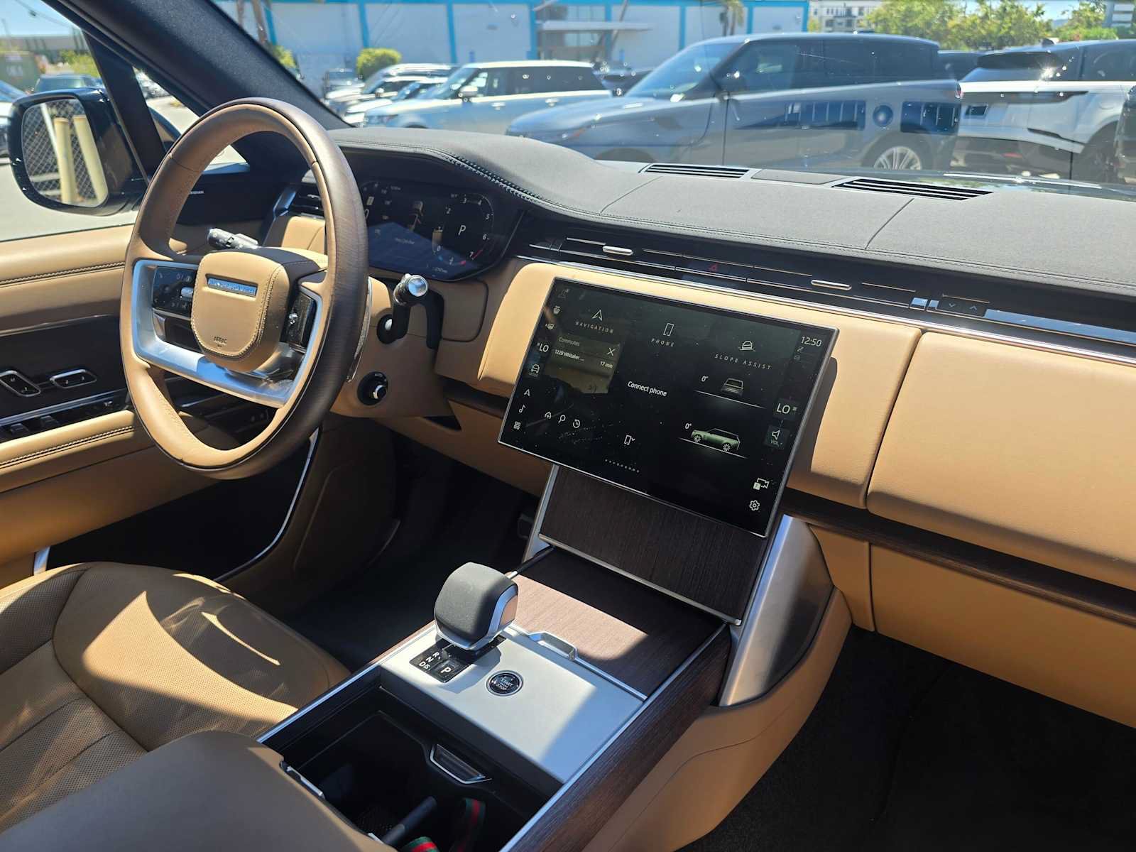 Used 2025 Land Rover Range Rover SE AWD/4WD image 11