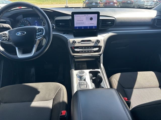 Used 2024 Ford Explorer XLT image 39