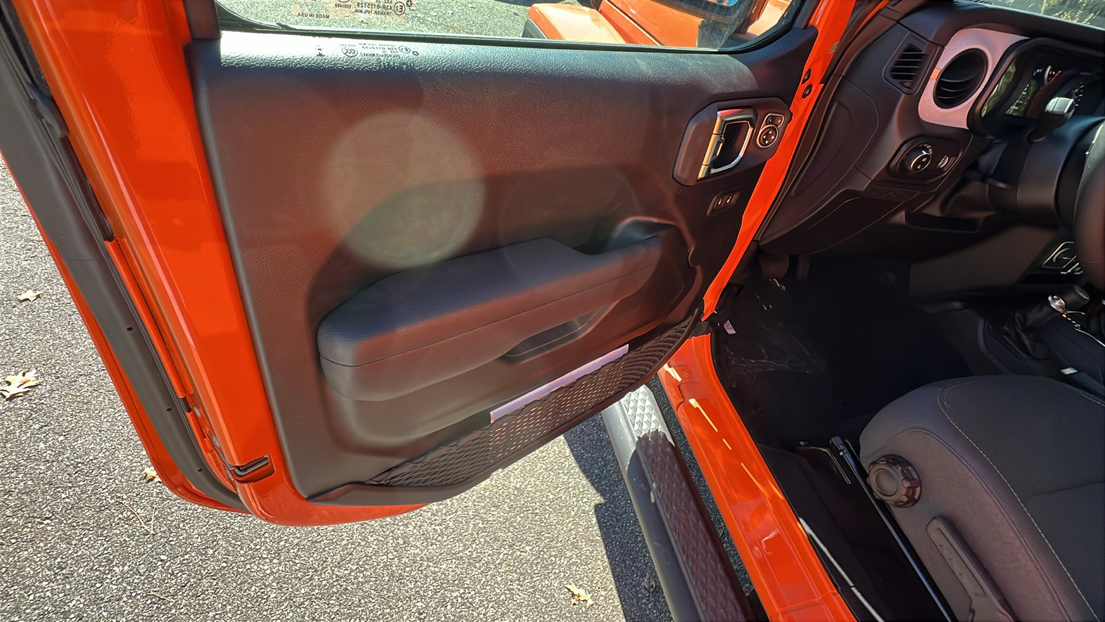 New 2025 Jeep Gladiator Sport image 13