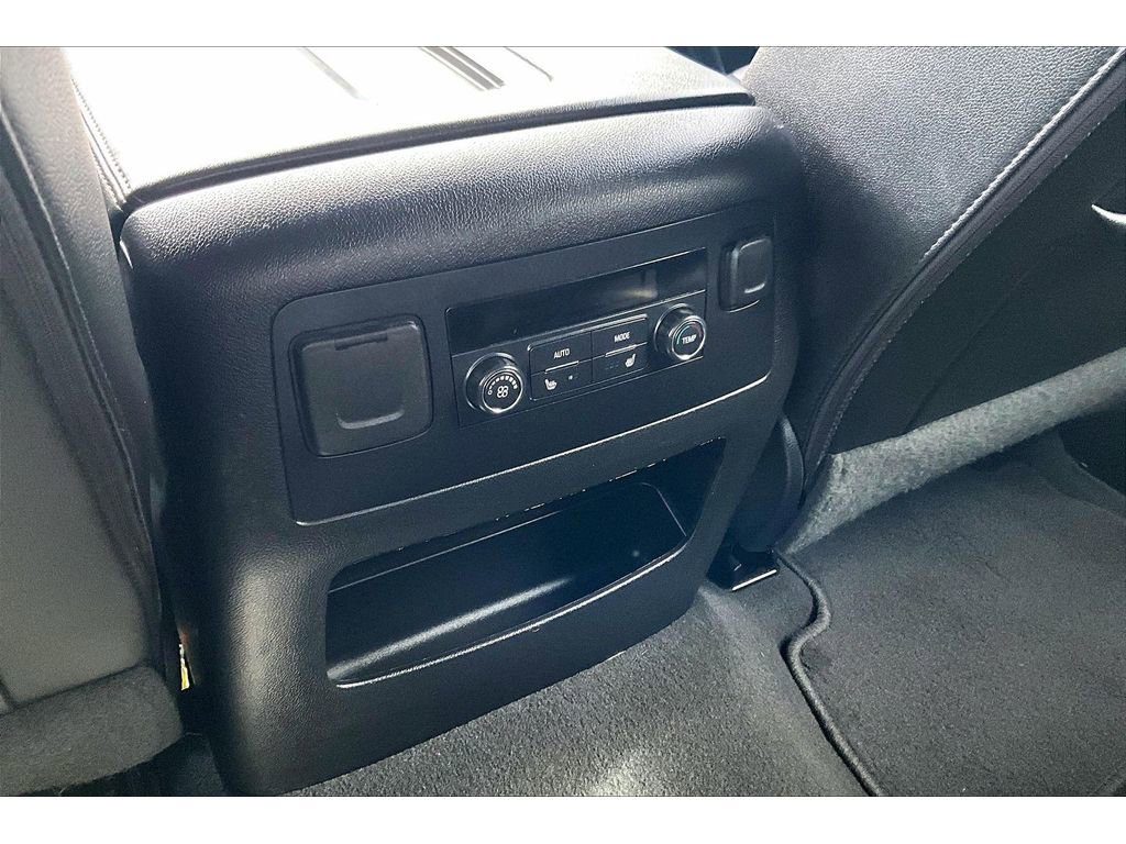 Used 2019 GMC Yukon SLT image 10