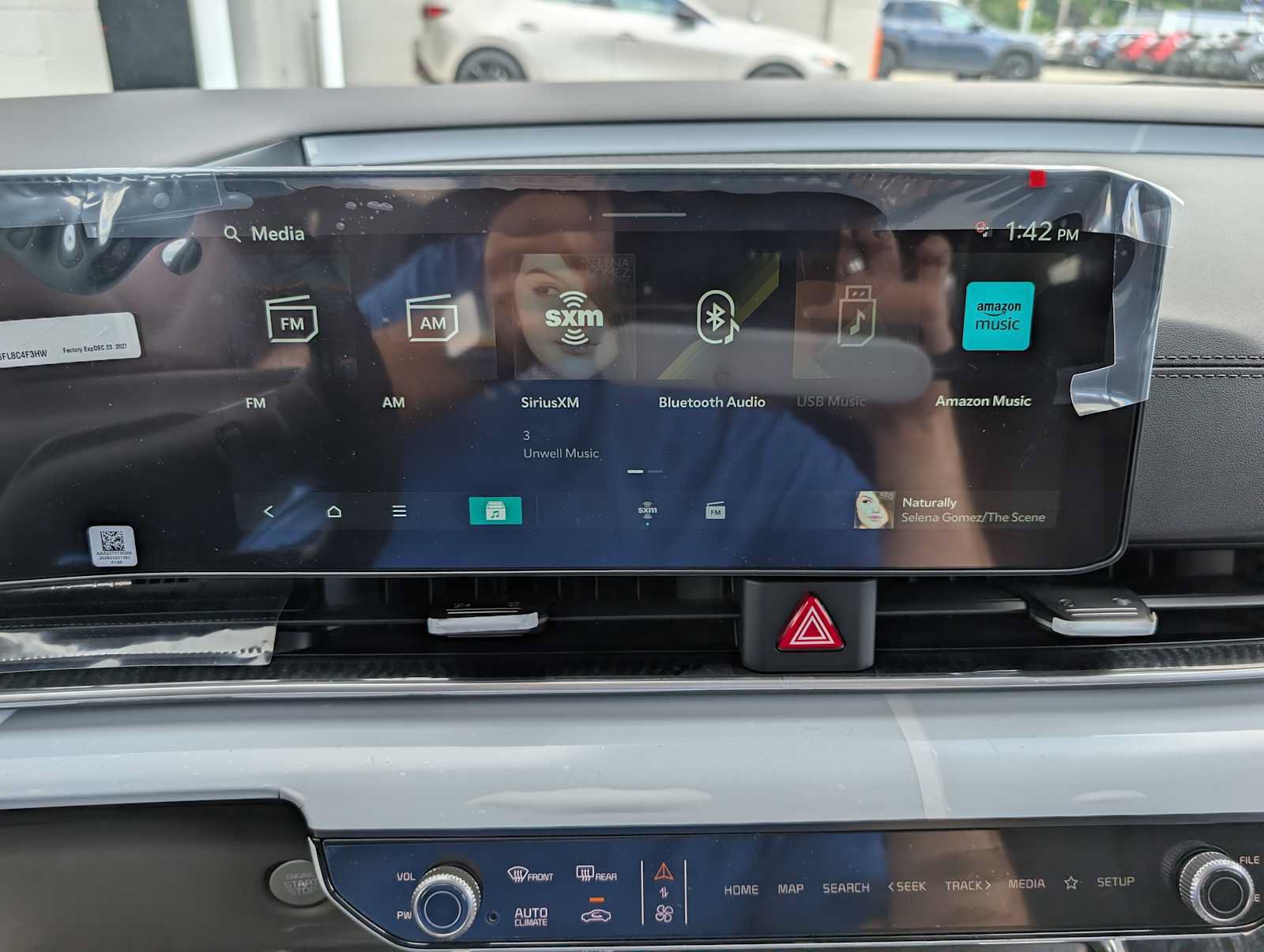 New 2027 Kia Carnival FWD image 25