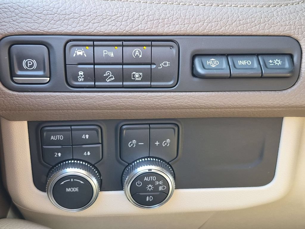 Used 2022 GMC Yukon XL Denali AWD/4WD image 17