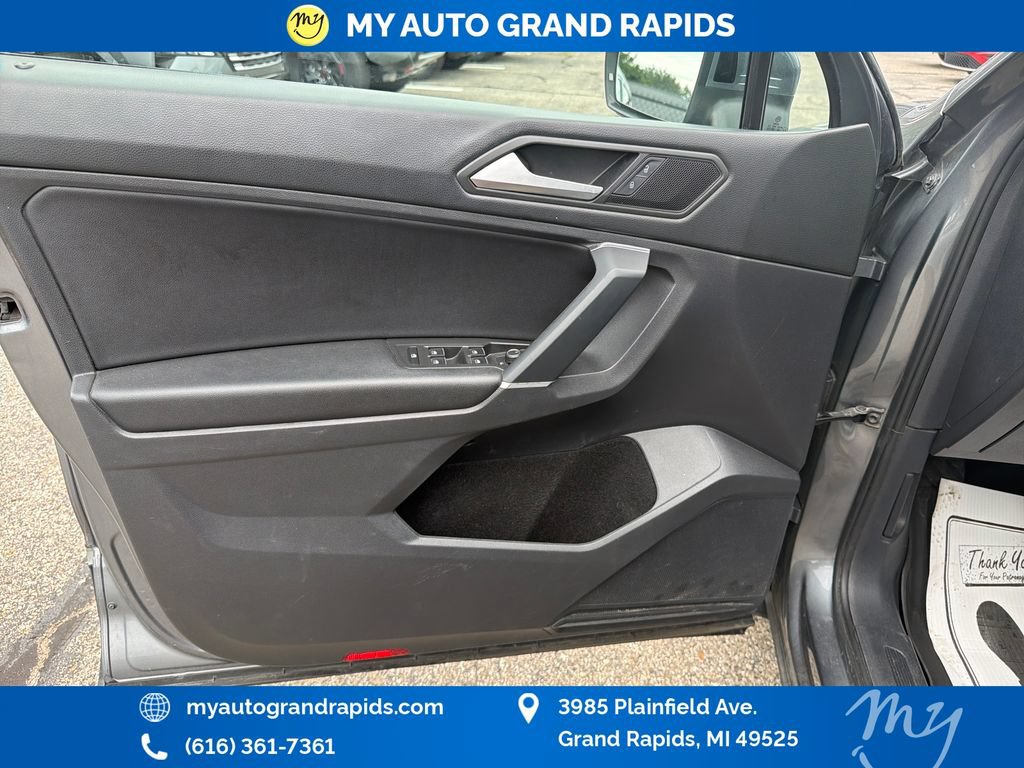 Used 2020 Volkswagen Tiguan SE AWD/4WD image 10