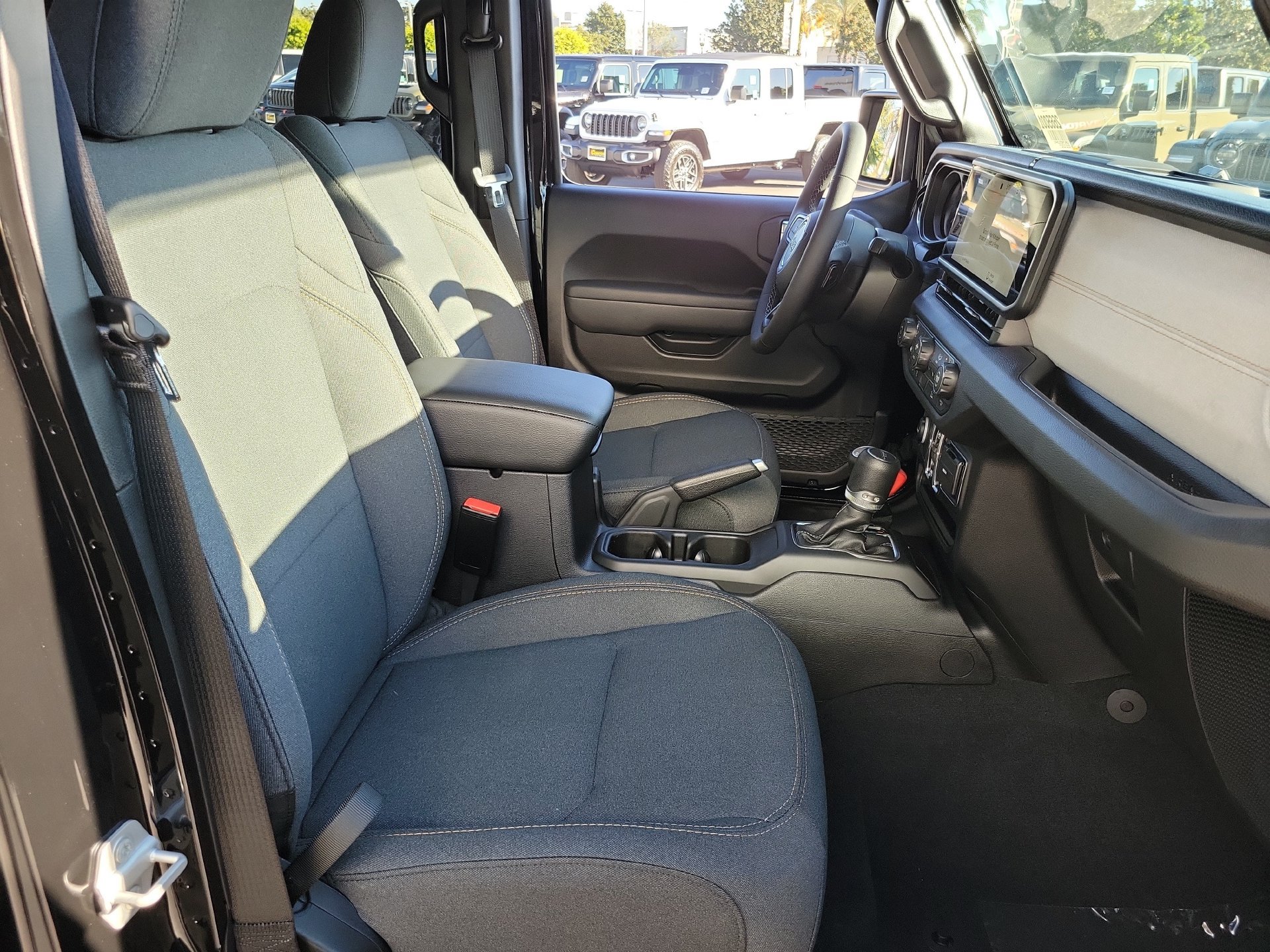 New 2026 Jeep Gladiator Sport AWD/4WD image 15