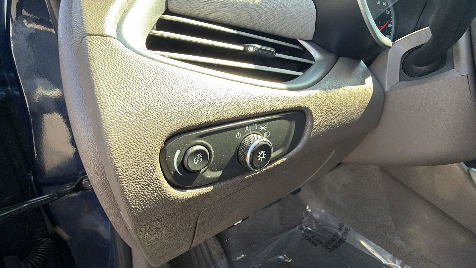 Used 2018 Chevrolet Malibu LS image 16