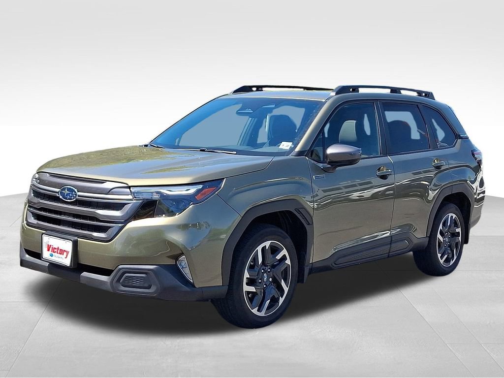 Used 2025 Subaru Forester Premium AWD/4WD image 3