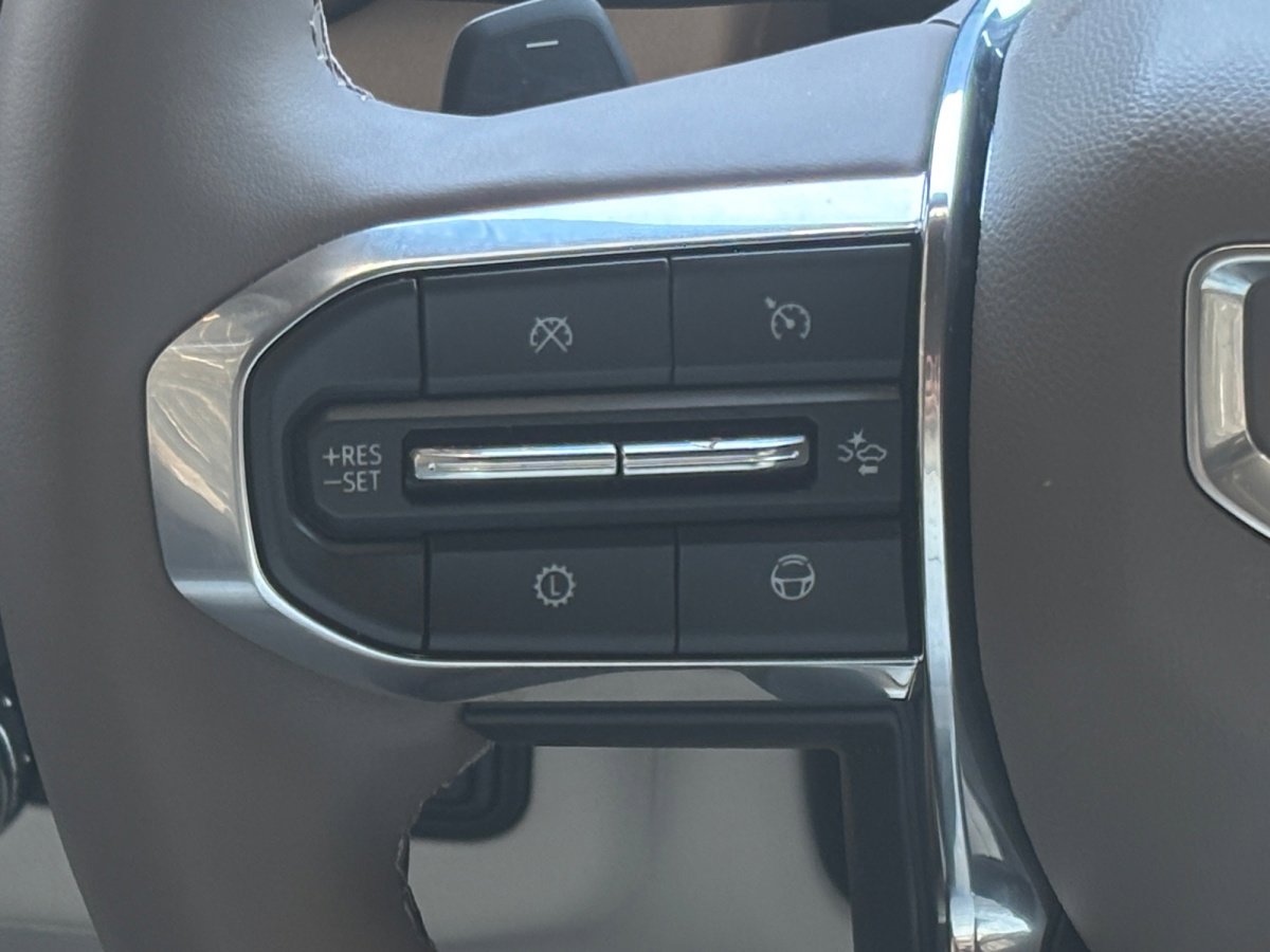 Used 2026 GMC Yukon XL Denali w/ Denali Reserve Package image 11