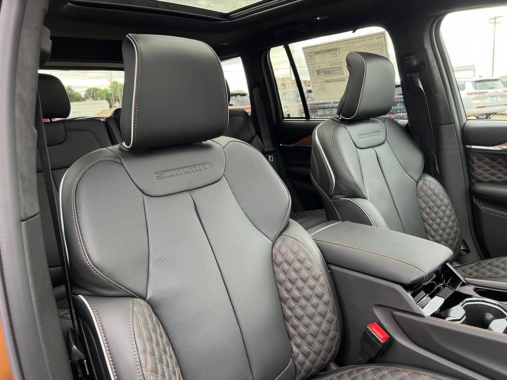 New 2027 Jeep Grand Cherokee Summit AWD/4WD image 15