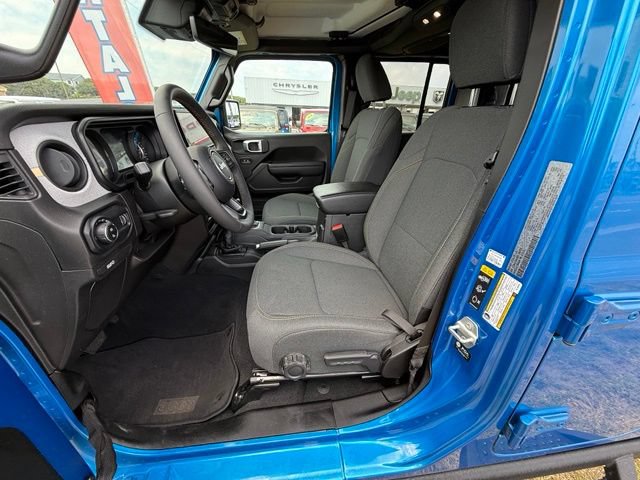 Certified 2024 Jeep Gladiator Sport AWD/4WD image 10