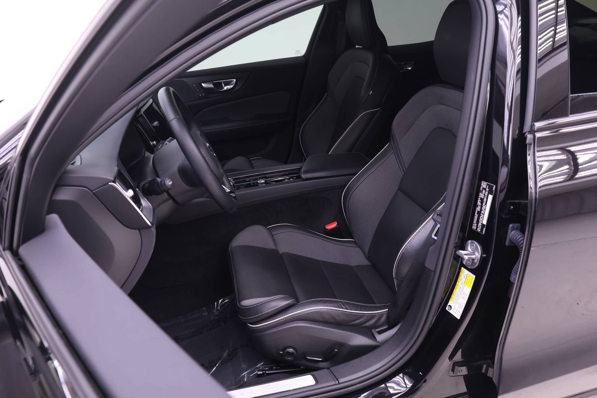 Certified 2024 Volvo S60 B5 Plus FWD image 7