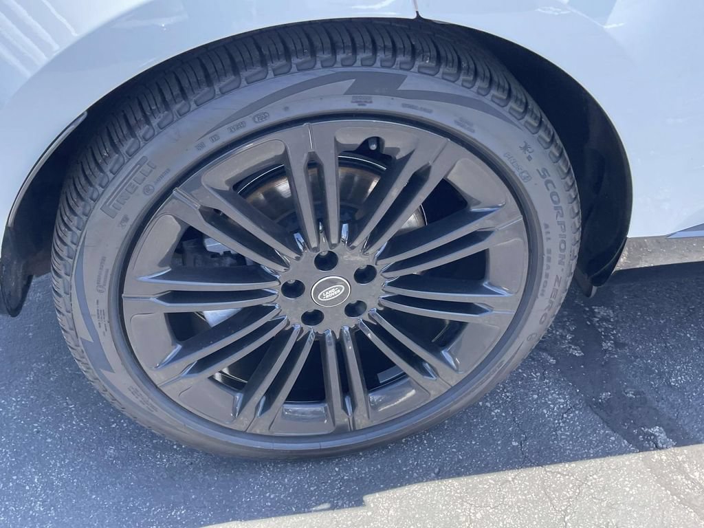 Certified 2022 Land Rover Range Rover SE AWD/4WD image 10