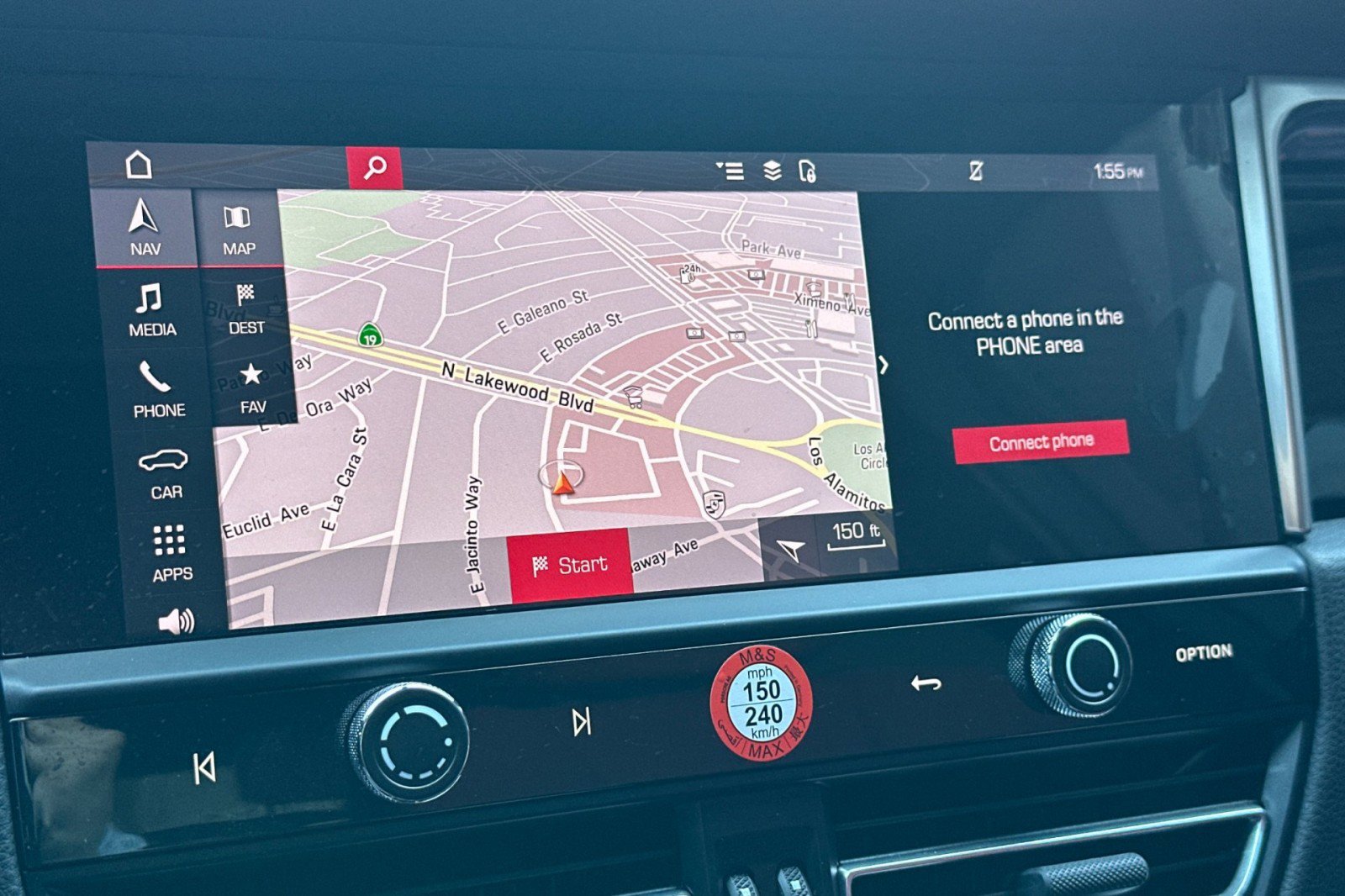 Certified 2023 Porsche Macan Turbo AWD/4WD image 19