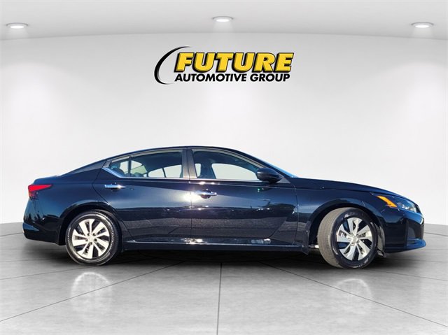 Certified 2025 Nissan Altima 2.5 S image 3