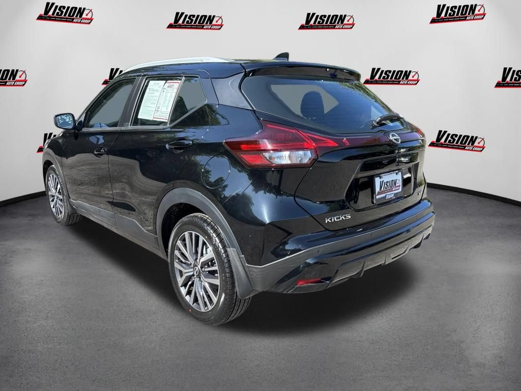 Used 2023 Nissan Kicks SV FWD image 3