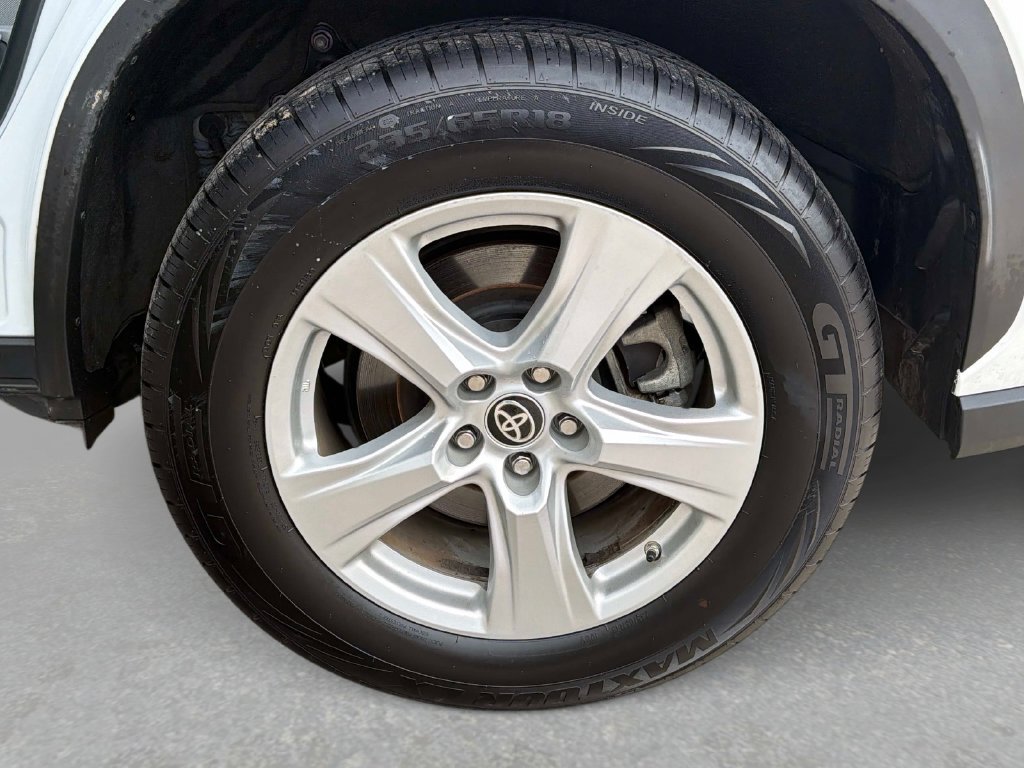 Used 2023 Toyota Highlander L FWD image 13