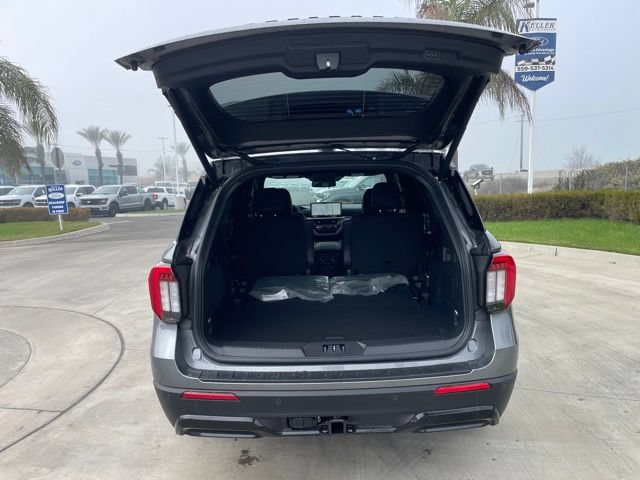 New 2026 Ford Explorer ST-Line w/ ST-Line Street Pack RWD image 25