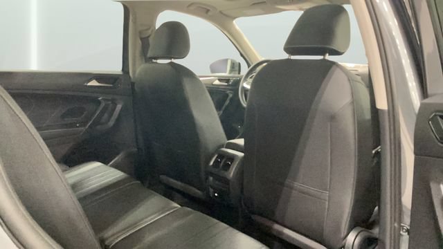 Used 2024 Volkswagen Tiguan SE w/ Panoramic Sunroof Package AWD/4WD image 35