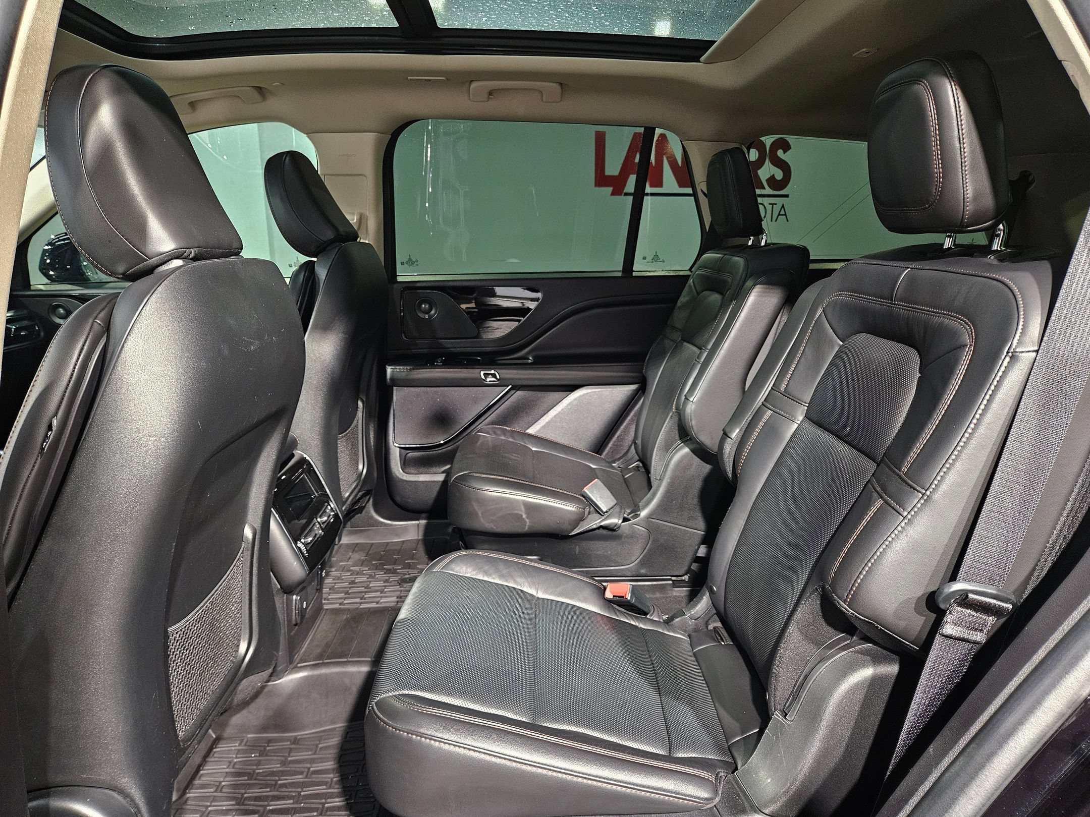 Used 2022 Lincoln Aviator Grand Touring w/ Elements Package Plus AWD/4WD image 37