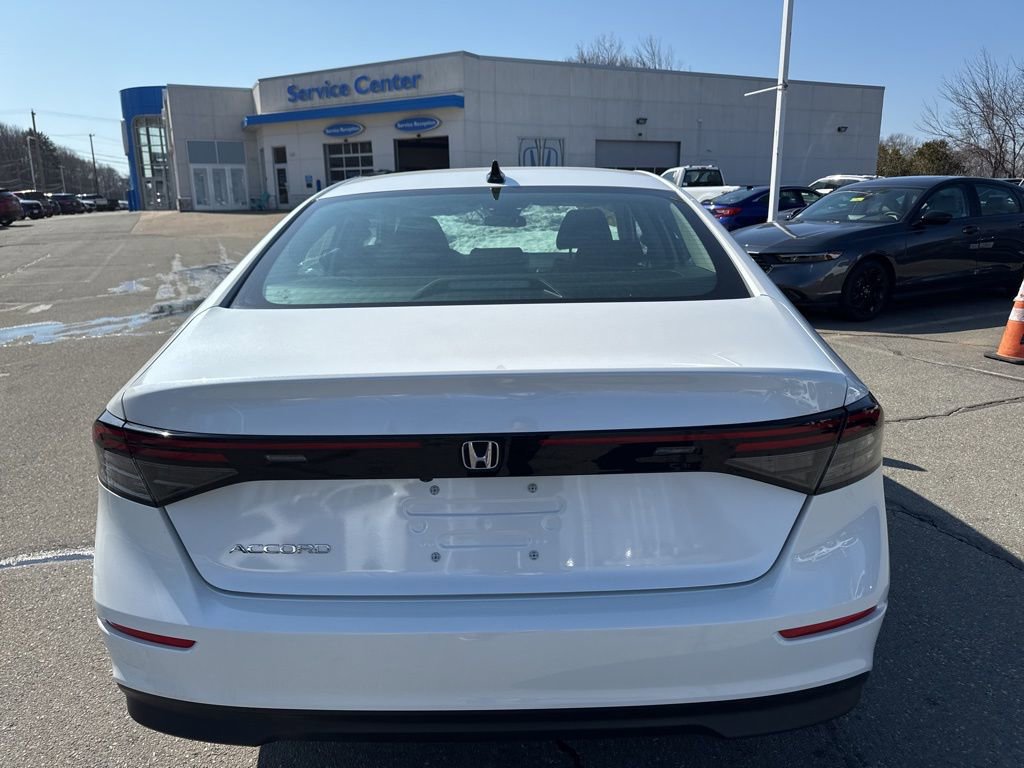 Used 2025 Honda Accord SE image 7