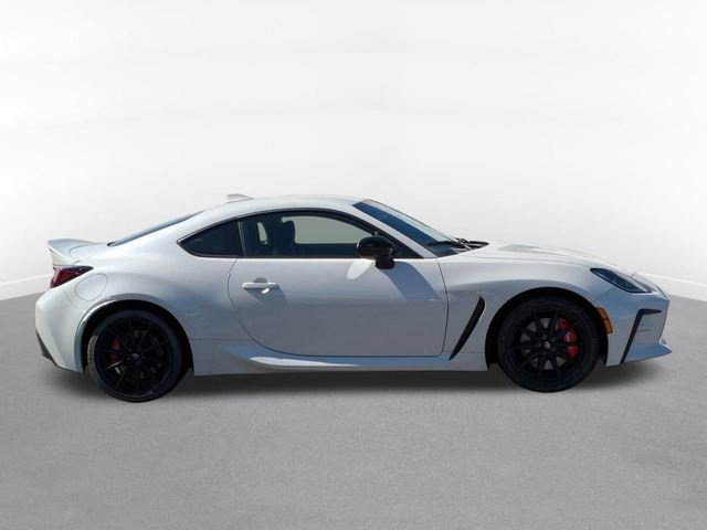 Used 2025 Toyota GR86 Premium w/ Performance Package image 2