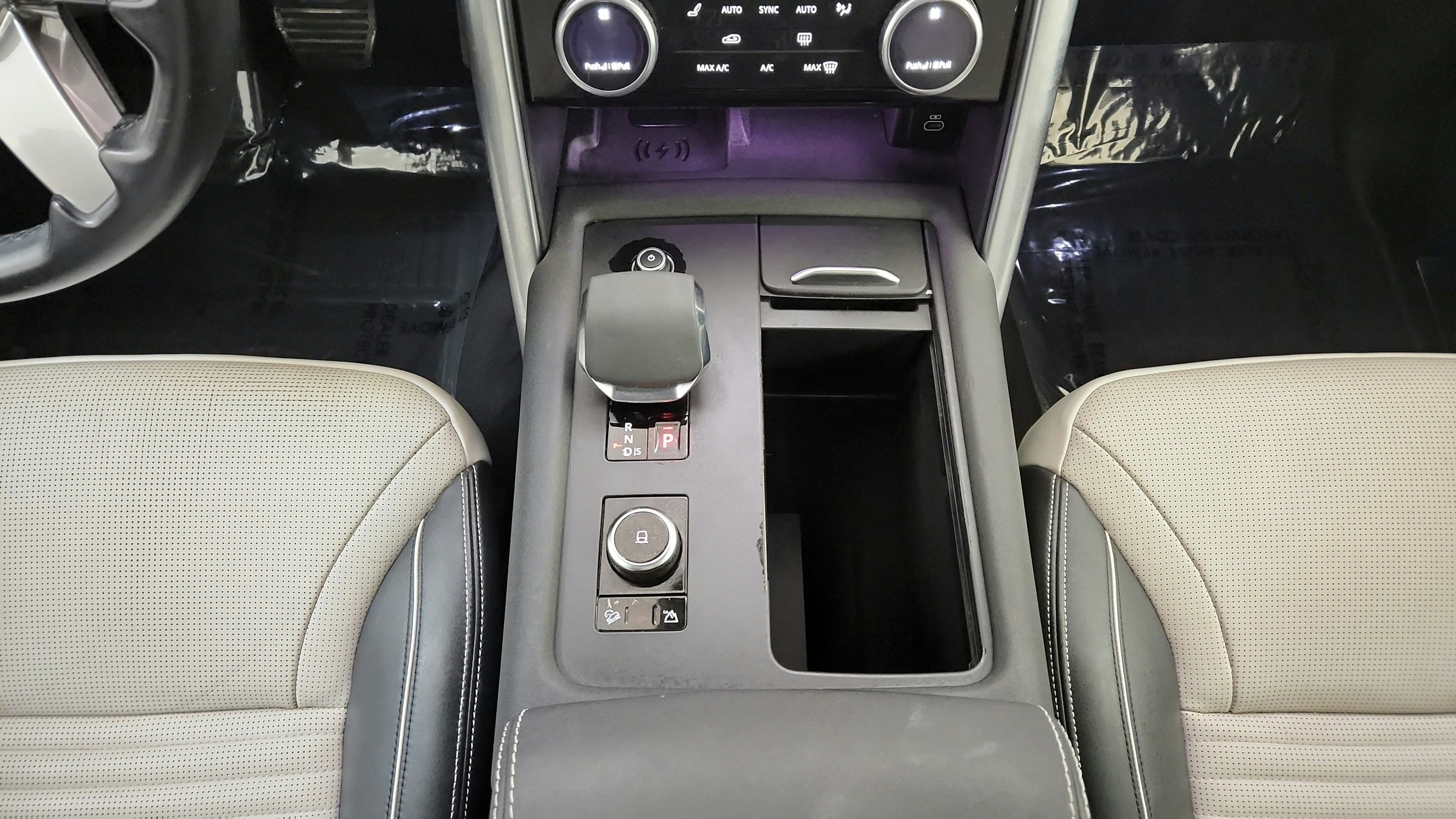 Used 2021 Land Rover Discovery HSE R-Dynamic AWD/4WD image 21