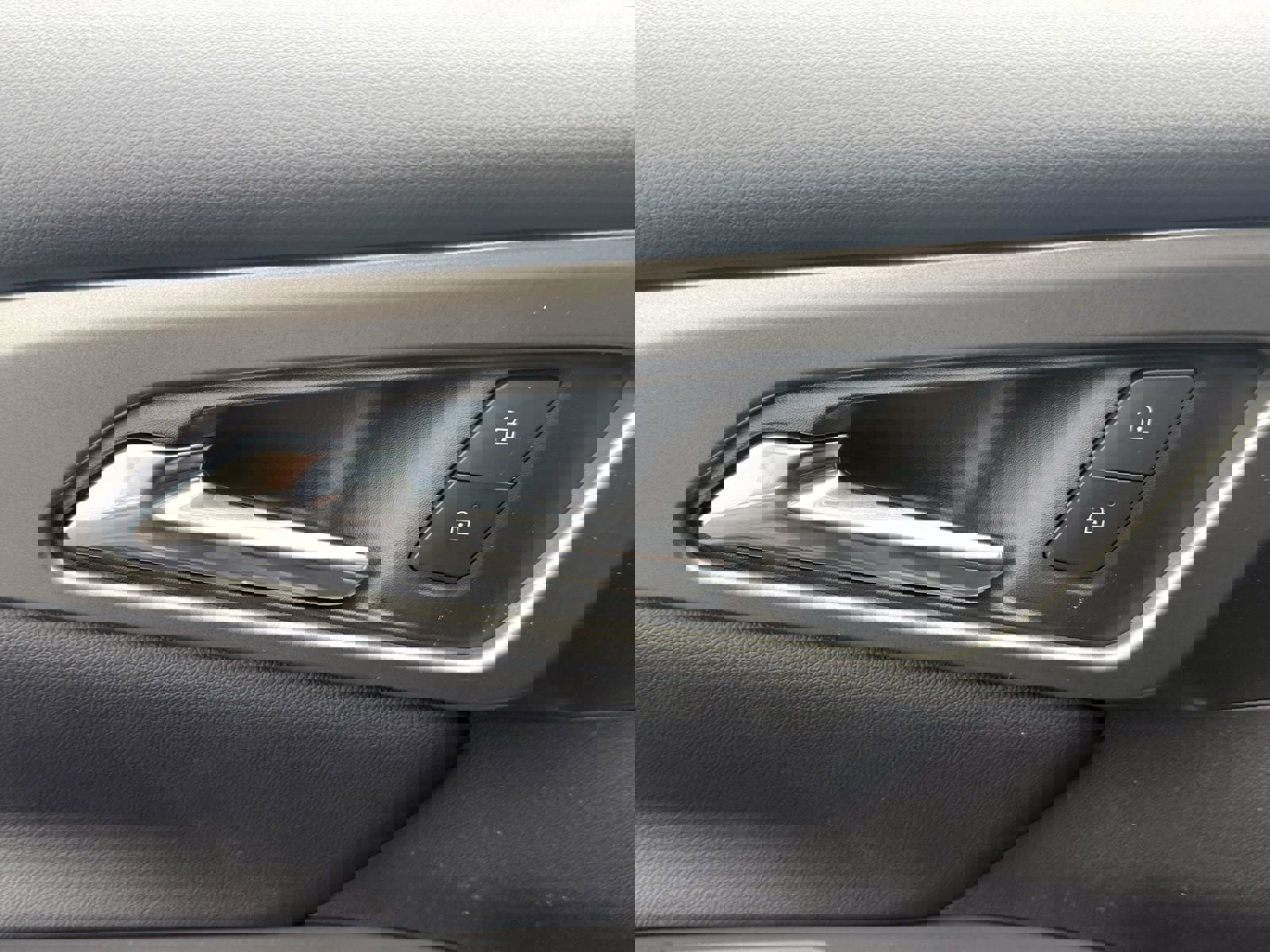 New 2026 Chevrolet Traverse LT AWD/4WD image 17