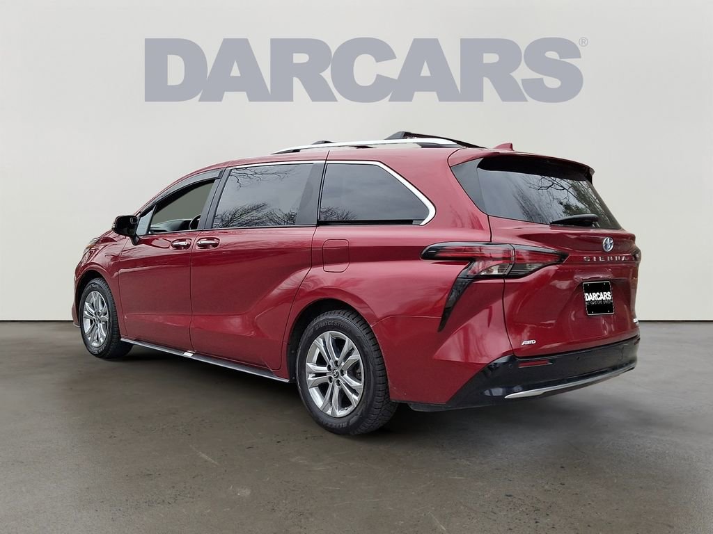Used 2022 Toyota Sienna Platinum image 4