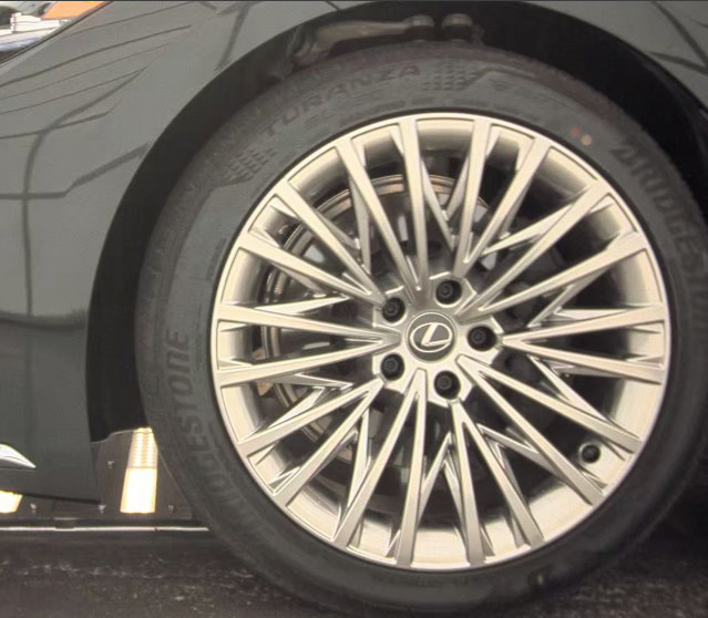 Used 2024 Lexus LS 500 w/ Interior Upgrade Package RWD image 12