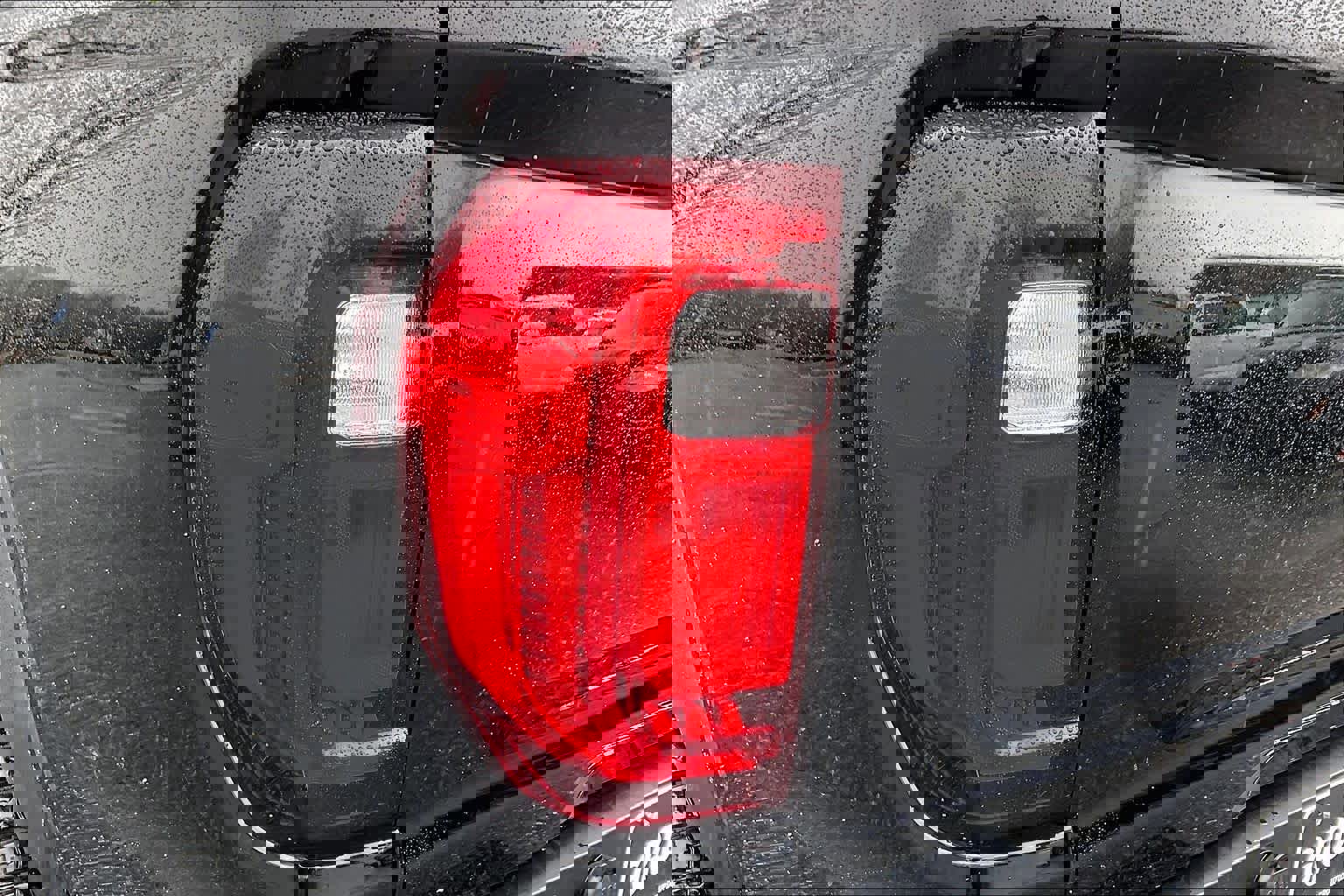 Used 2025 GMC Canyon AT4 w/ AT4X Package image 29