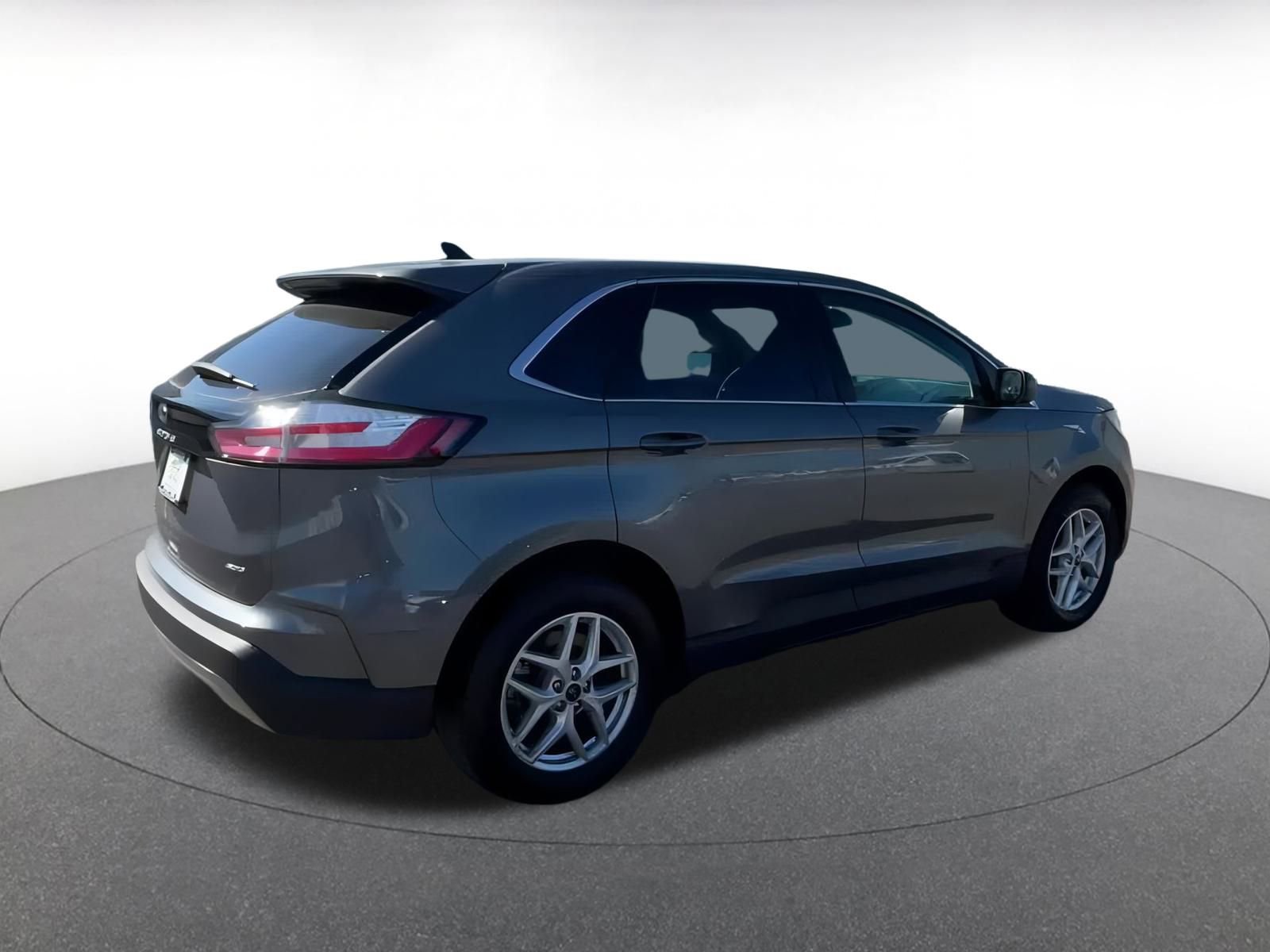 Used 2024 Ford Edge SEL image 15