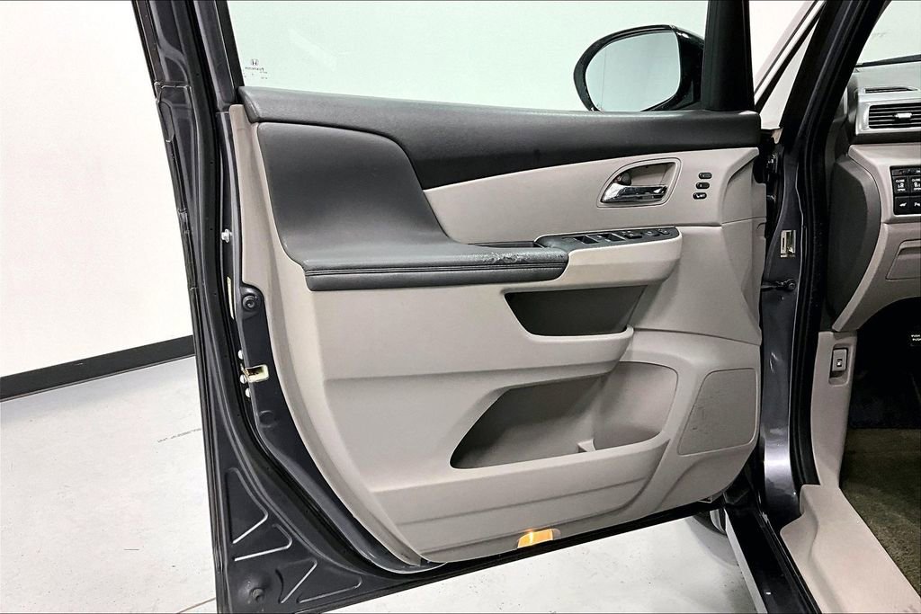Used 2016 Honda Odyssey Touring image 21