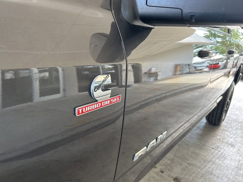 Used 2026 RAM 2500 Laramie AWD/4WD image 16