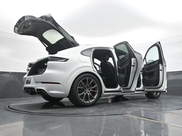 New 2025 Porsche Cayenne GTS AWD/4WD image 27