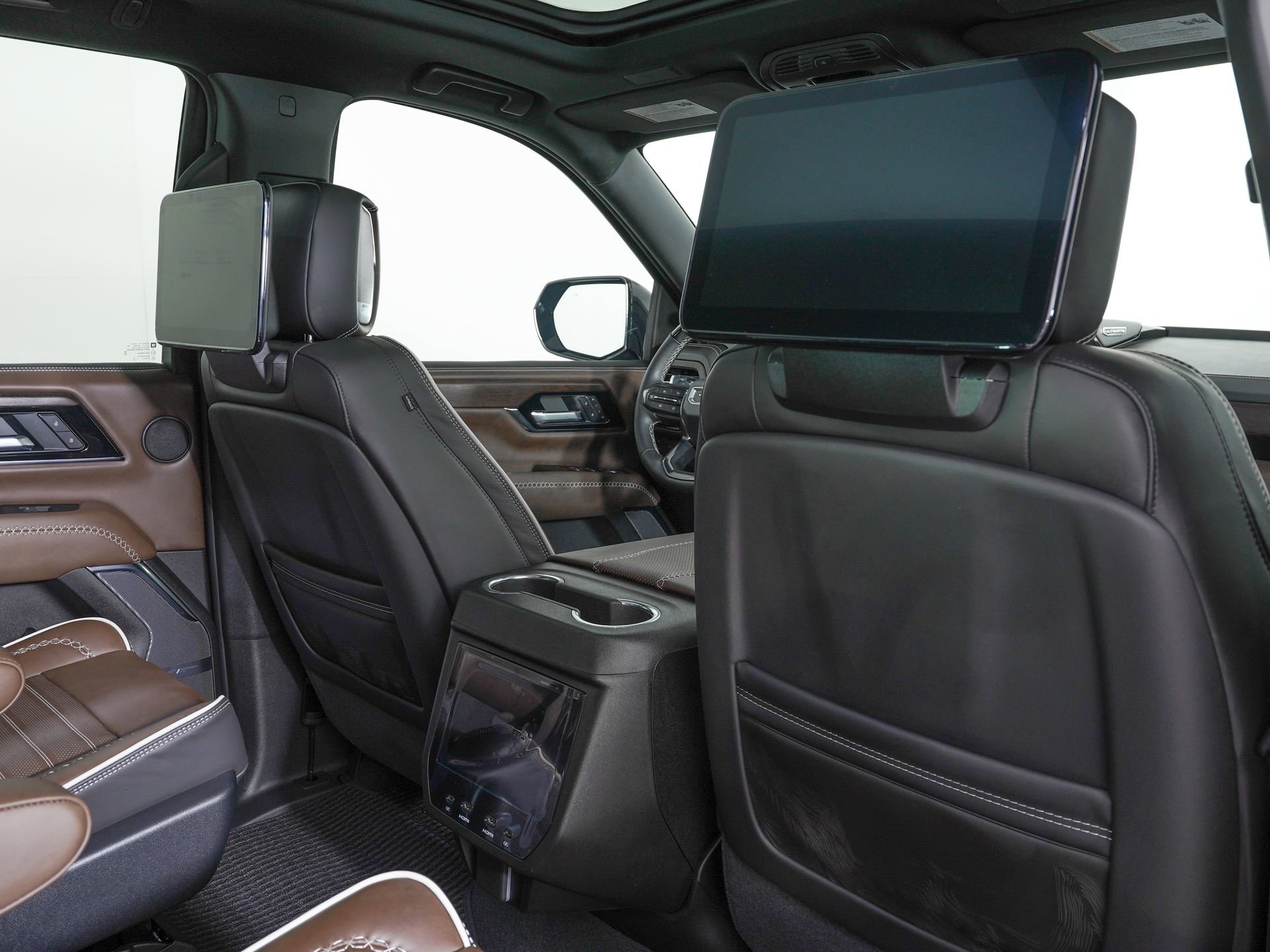 Used 2026 GMC Yukon Denali Ultimate AWD/4WD image 11
